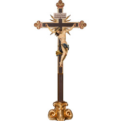 Cristo Barroco en cruz barroca con rayos en peana y Titulus Crucis en hebreo - latín - griego